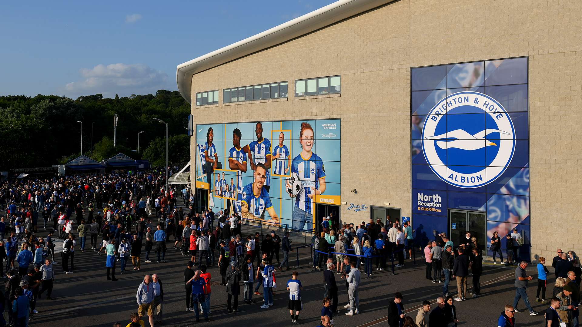 表現依舊穩 表現依舊穩