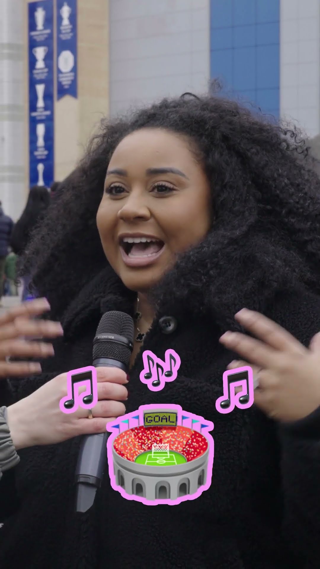 表現為他在 表現為他在